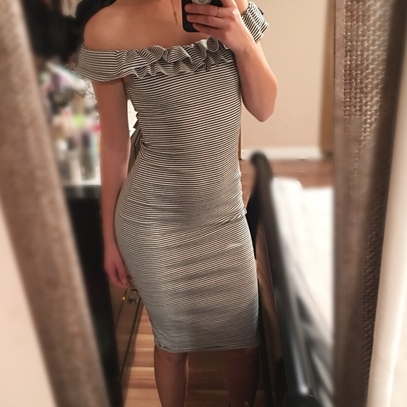 Zara Dresses & Skirts - Zara Off The Shoulder Midi Striped Dress